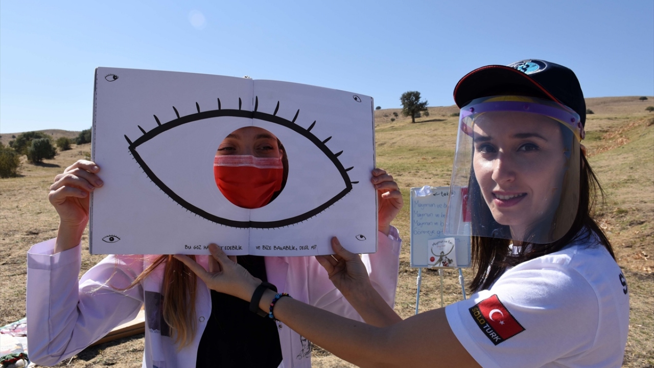 "Tüm çocukların yüreğine dokunuyor." 