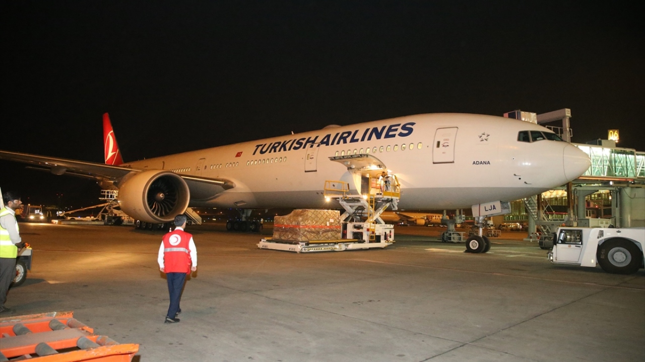 Pakistan Kızılay Lojistik Sorumlusu Muhammad Amin de kardeş Türk Kızılaydan 300 bin adet maske yardımı aldıklarını ve bu maskelerin, ülkenin çeşitli bölgelerine dağıtılacağını ifade ederek, Türk Kızılaya teşekkür etti.