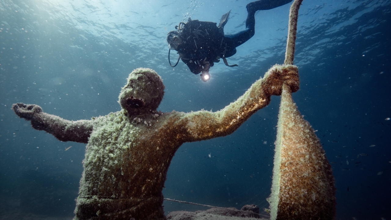Monem Batığı ve su altı heykelleri