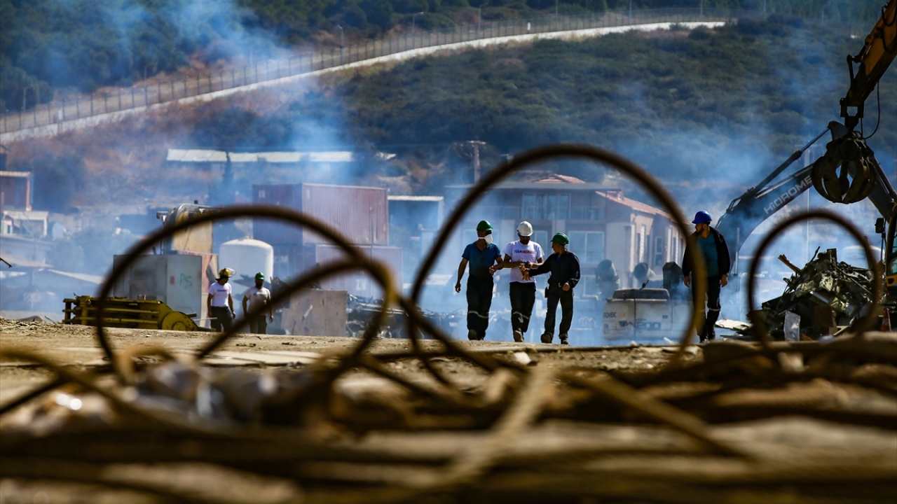 Ağırlıklı olarak demir-çelik sanayisine giden malzemeler ham madde olarak kullanılırken, bazı ürünler de belirlenen kurallara göre ikinci el olarak satılıyor.