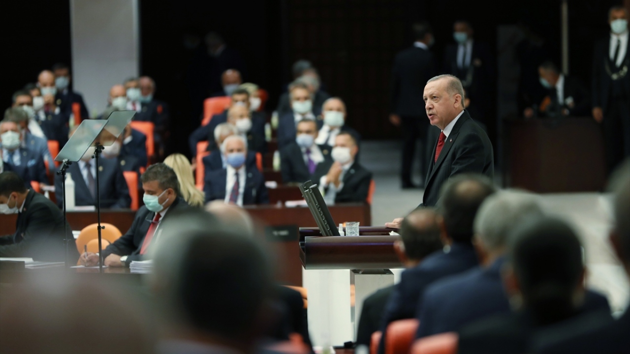 Cumhuriyetimizin 100. kuruluş yıl dönümünü tarihimize yakışır kutlamalarla karşılayacağız. 