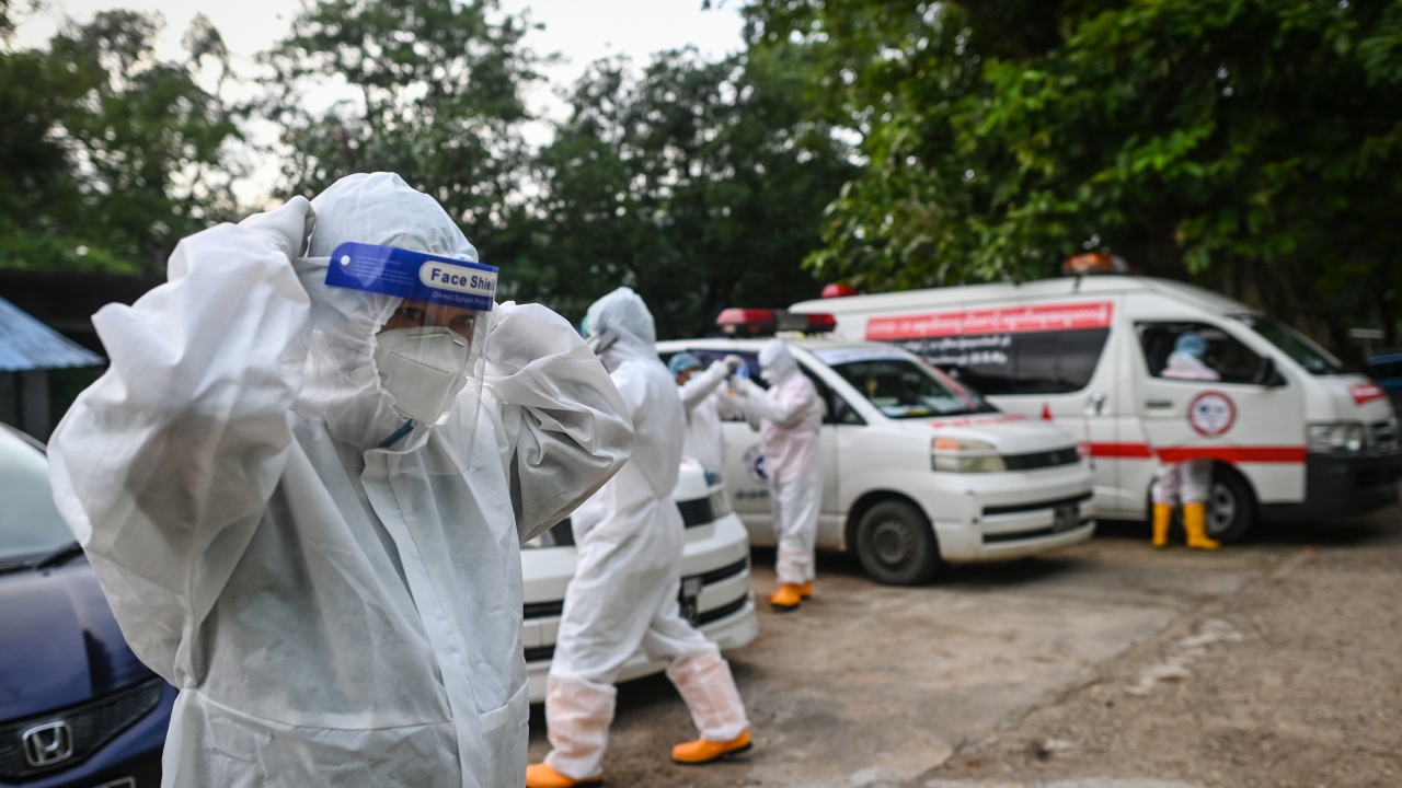 En fazla vaka ve ölümün görüldüğü ABD`de 7 milyon 494 bin 671 kişide COVID-19 tespit edildi, salgın nedeniyle 212 bin 660 kişi hayatını kaybetti.