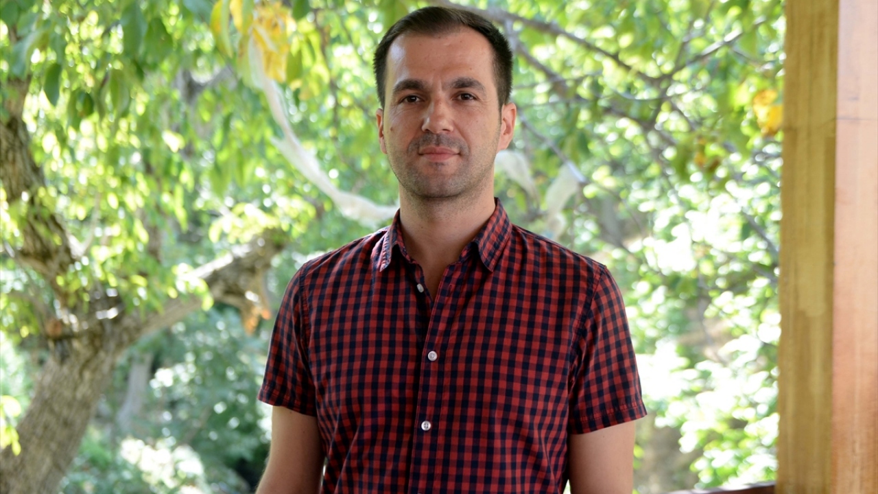 İlçe Tarım ve Orman Müdürü İbrahim Barak, AA muhabirine, cevizin Çağlayancerit için en önemli ürün olduğunu söyledi.