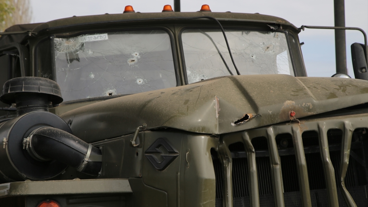 Görüntülenenler arasında Ermenistan ordusuna ait bazı belgeler de yer alıyor.