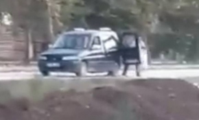 Belediye başkanı dereye moloz atan kişiye tepki gösterdi