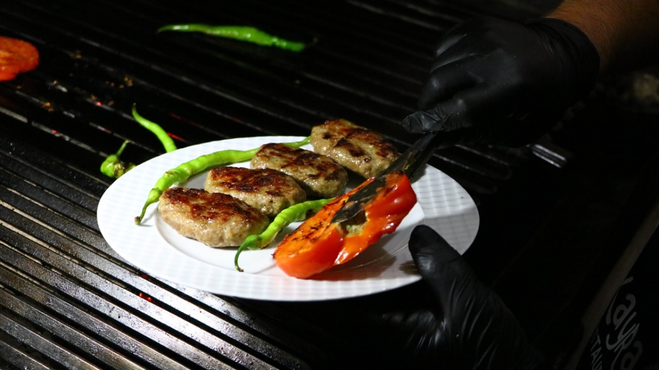 Çerkezmüsellim köftesinin lezzetinin birçok kişi tarafından bilindiğini belirten Yakar,