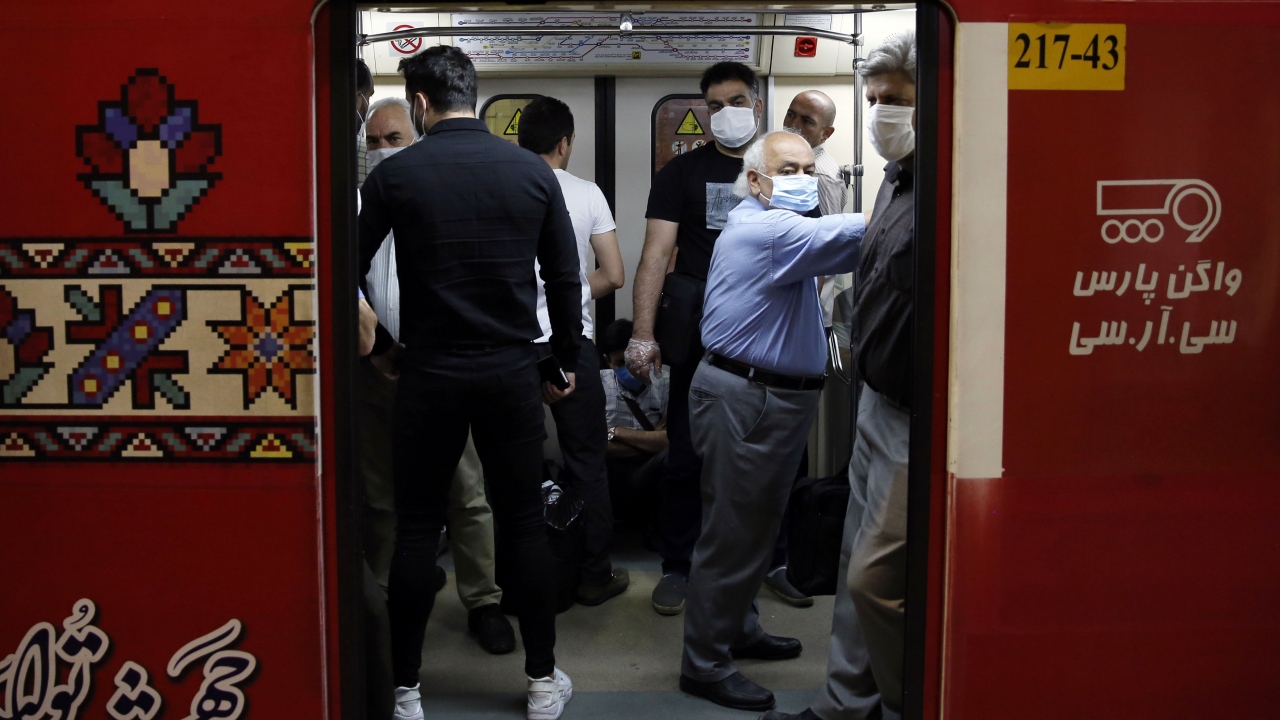 Yerel medyaya açıklamada bulunan Merdani, salgınla ilgili sağlık protokolleri ve sosyal mesafe kurallarına uyulmamasını eleştirdi.