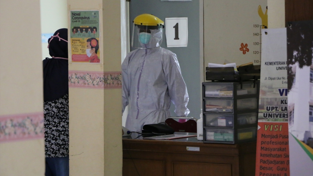 Çeşitli yan etki görülen gönüllüler deneyden çıkarılıyor