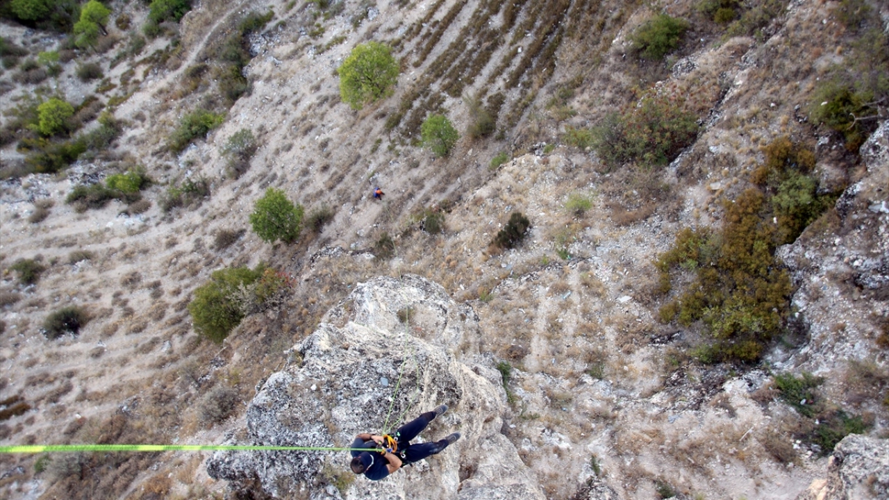 Cihat Yiğit ise kanyonun doğa harikası bir yer olduğunu, iniş esnasında çok keyifli anlar yaşadıklarını ifade etti. 