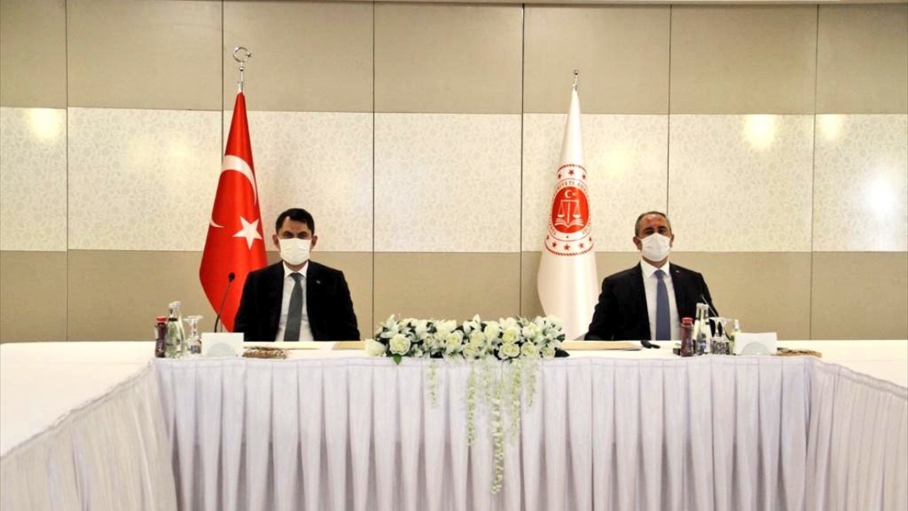 Projede gelinen son durumun Çevre ve Şehircilik Bakanı Murat Kurum`la değerlendirildiğini belirten Gül, "Avan proje aşaması tamamlandı. İnşaata başlayacağımız tarihin müjdesini vermek için sabırsızlanıyoruz." ifadesini kullandı.