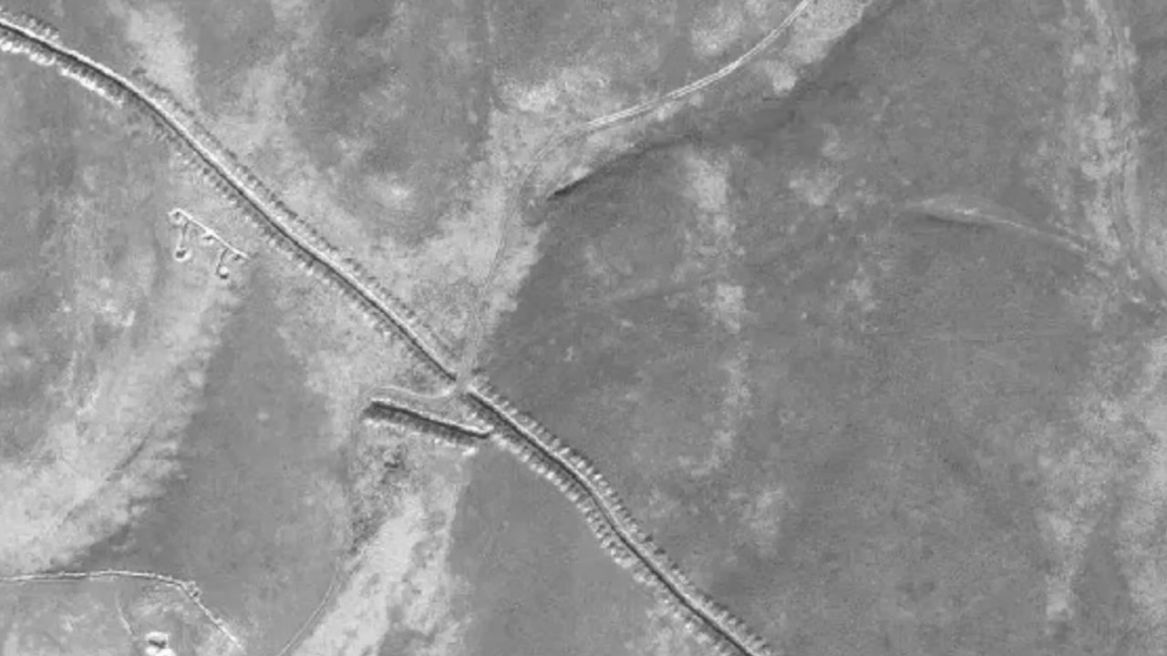 Karauz, hendeklerle ilgili şu bilgileri verdi:"