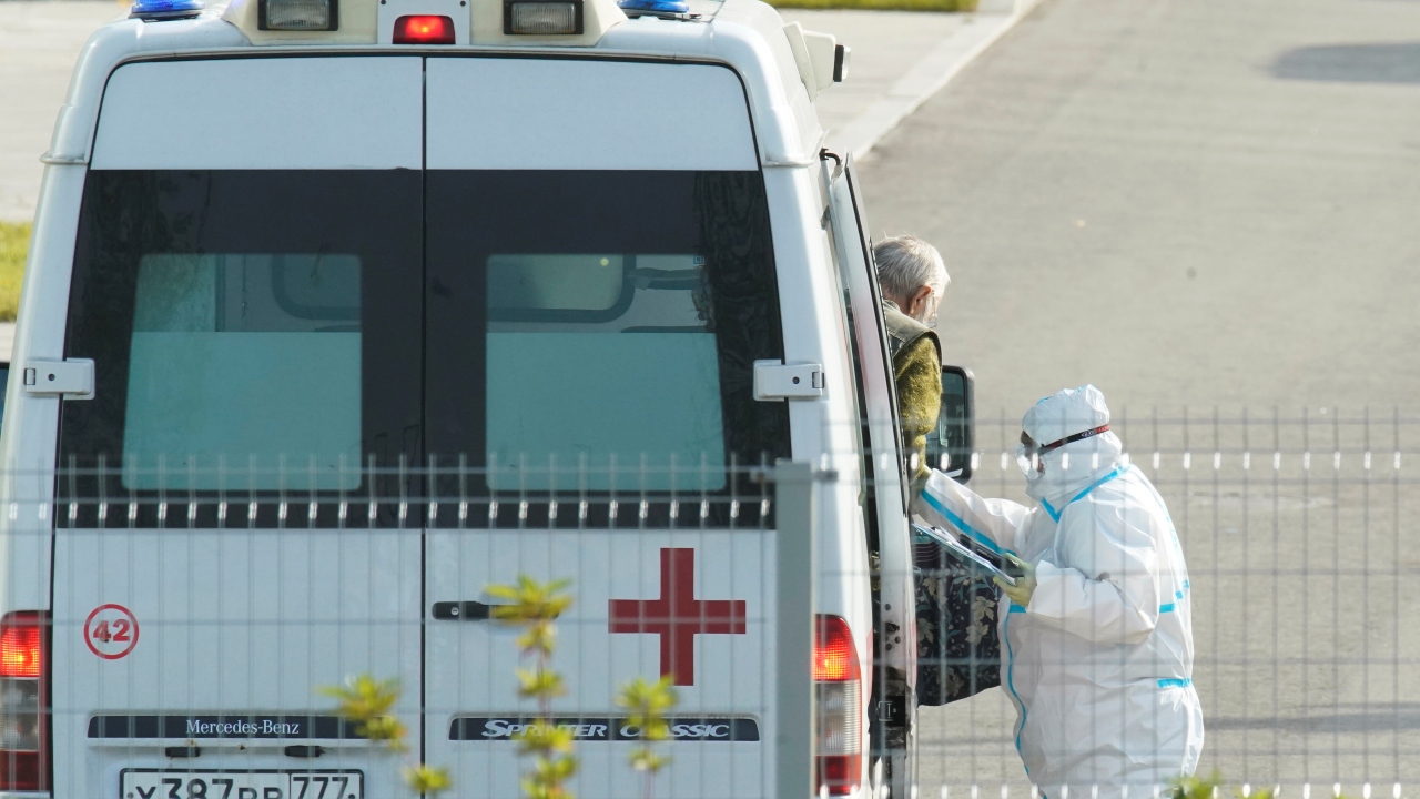 Ülkede son 24 saatte sağlığına kavuşanların sayısı 6 bin 252 artarak 988 bin 576, ölenlerin sayısı 188 artarak 21 bin 663`e çıktı.