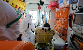 112 Acil Servis Ekiplerinin virüs mesaisine TRT Haber ekipleri de eşlik etti