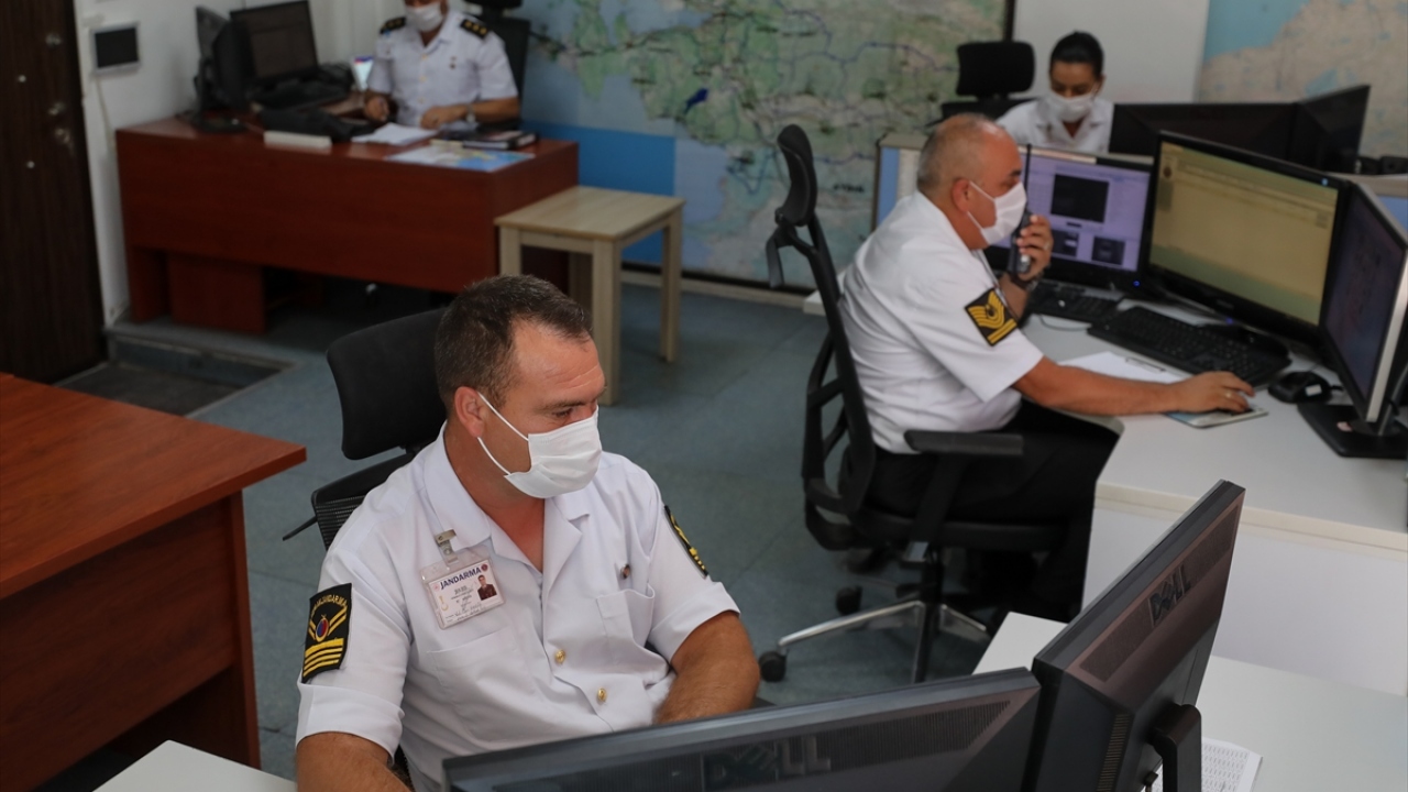 Kurulduğundan bu yana 13 olaya müdahale eden ve son olarak 27 Haziran`da Uşak`ta balık tutmak için gittiği gölete serinlemek için giren İran uyruklu bir kişinin cesedine ulaşan tim, görev dışı zamanlarını bilgilerini tazeleyerek ve sporla geçiriyor.