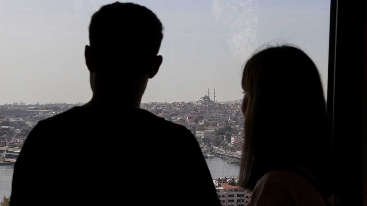 Müze Kart ile yerli ve yabancı turistlerin 30 lira karşılığında gezebildiği kule ve içindeki sergilere ilişkin bilgi veren Karakaya, şunları kaydetti: