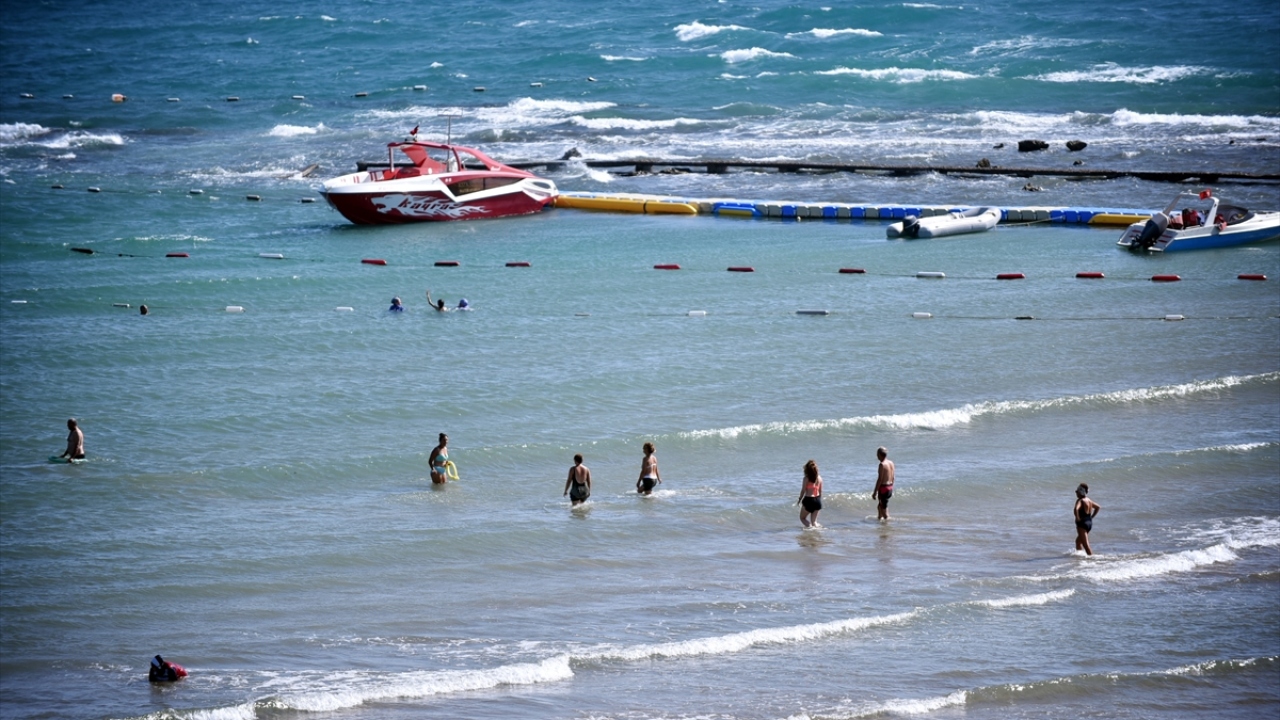 Bölgedeki tesislerin hizmet vermeyi sürdürdüğünü ifade eden Kale, şöyle konuştu: