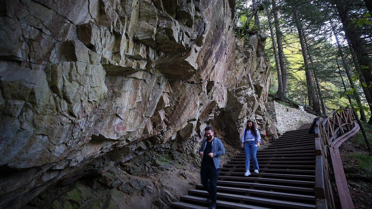 Dünyaca ünlü manastırda 15 Ağustos`ta yapılan ayini, Fener Rum Patrikhanesi yetkilileri yönetti. 
