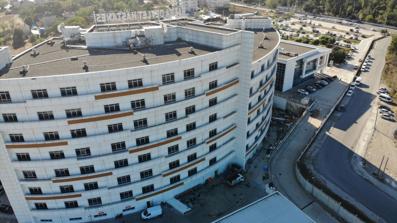 İlçede 15 gün önce koronavirüse yakalanan Ertan, Bafra Devlet Hastanesindeki 10 günlük yoğun bakım sürecinin ardından servise alındı.