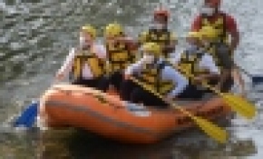 Bakan Soylu, terörden temizlenen Kato Dağı eteklerinde rafting yaptı