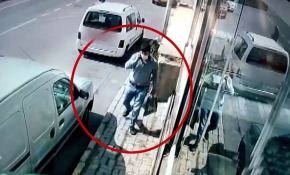 Dolandırıcıların hedefinde bu kez bir çocuk vardı: İki ekmek verip, altınları aldılar