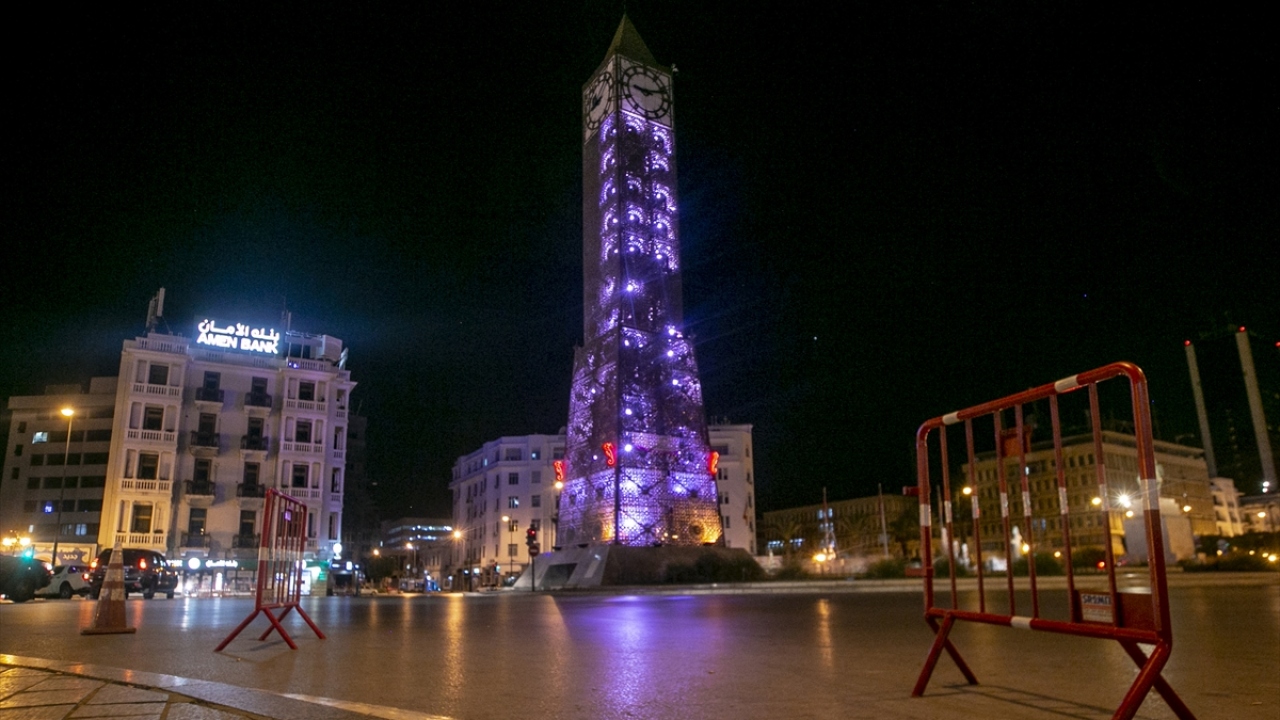 Tunus Sağlık Bakanlığı, ülkedeki 24 ilden 14`ünden Covid-19 vaka sayısının ortalamanın üzerine çıktığını duyurmuştu.