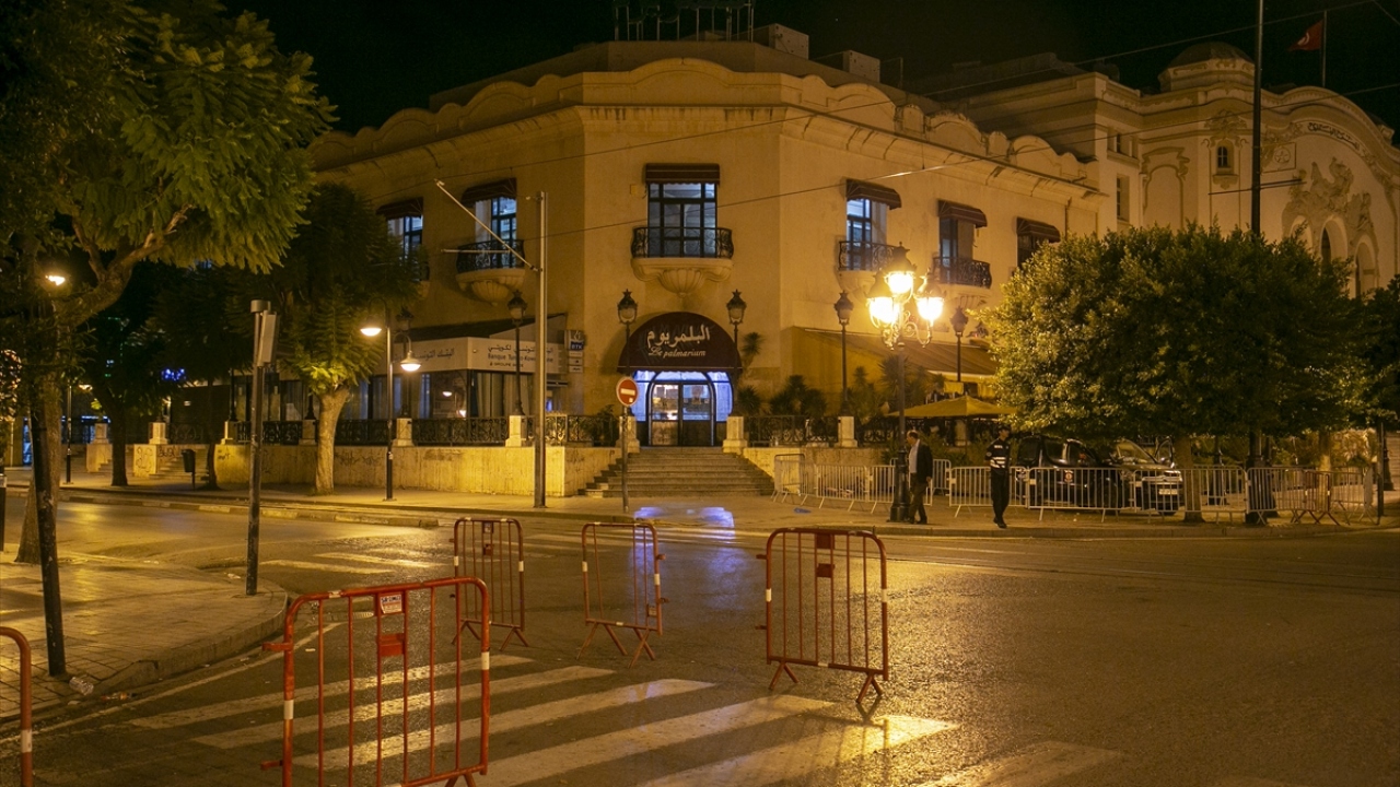 Tunus`ta bugüne kadar 364 kişi virüs sebebi ile hayatını kaybederken, 24 bin 542 vaka tespit edildi.