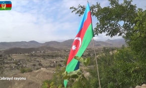 İşgalden kurtarılan Cebrail ilinin köylerinde Azerbaycan bayrağı dalgalanıyor