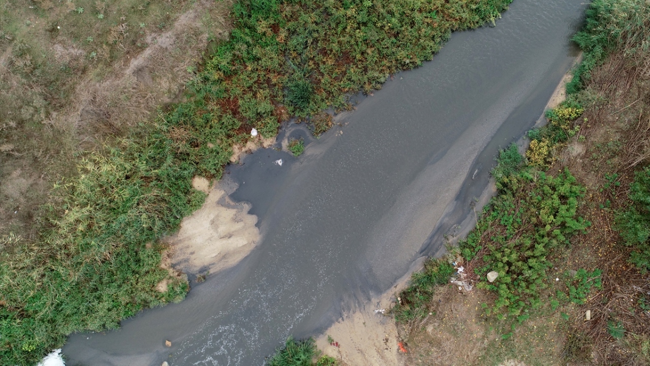Kırklareli Çevre ve Şehircilik Müdürlüğü ekipleri derenin çevresinde çalışma yaptı. 