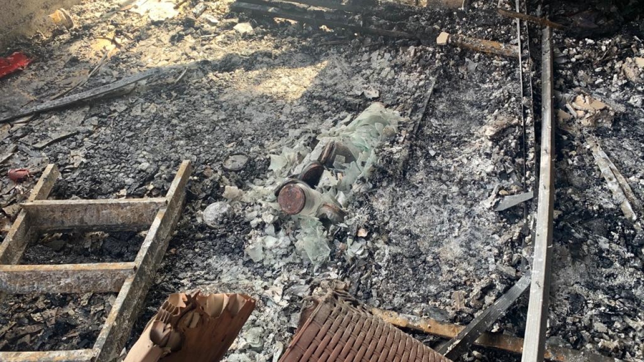 Bazı işyerleri ve evler artık kullanılamaz halde. 