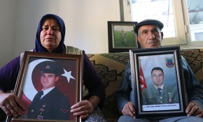 Şehit oğullarından kalan maaşa hiç dokunmuyorlar