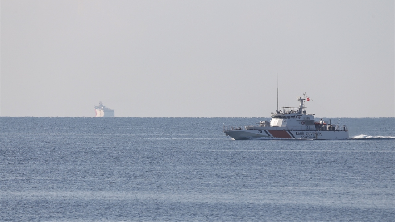Oruç Reis, kıta sahanlığı ve doğal kaynak aramaları başta olmak üzere her türlü jeolojik, jeofizik, hidrografik ve oşinografik araştırmaları yapabiliyor.