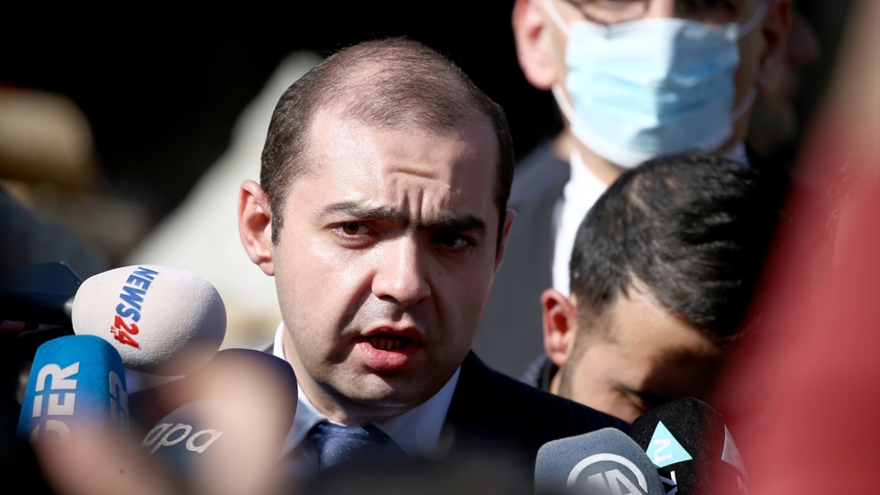 Azerbaycan Ulusal Mayın Temizleme Ajansı Direktörü Gazanfer Ahmedov, Gence`de sivillere ait yerleşim yerini hedef alan füzenin orta menzili balistik füze Elbrus olduğunun belirlendiğini söyledi. 