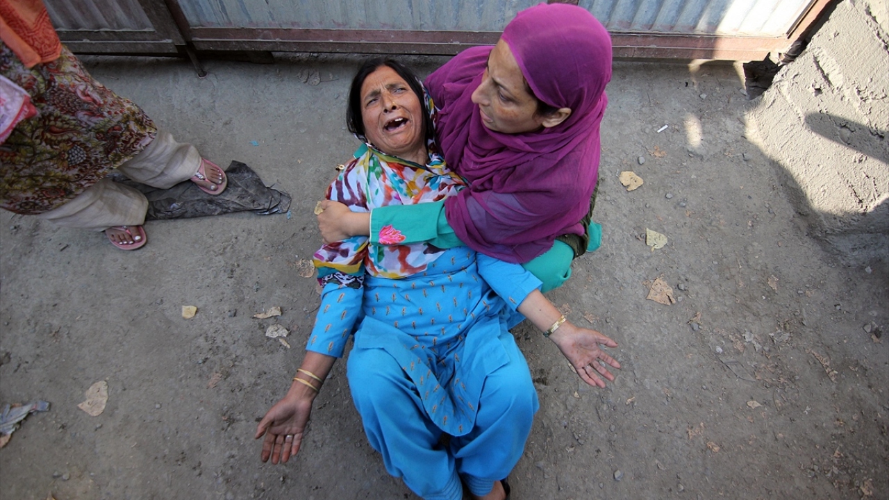 Olay yerinde bulunan siviller, üzüntü yaşadı.