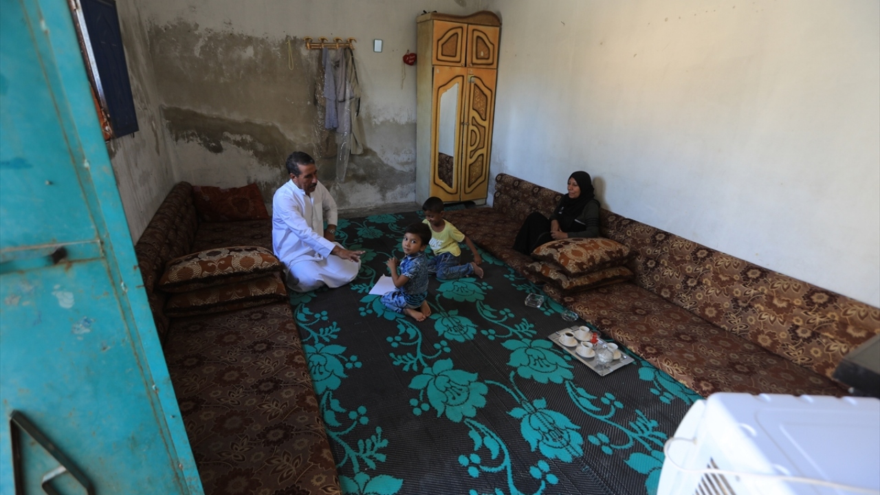 Hafyan`ın 12 yaşındaki oğlu İsmail de terör örgütü yüzünden Avrupa`ya göç eden amca çocuklarını 6 yıldır göremediğini ifade etti.