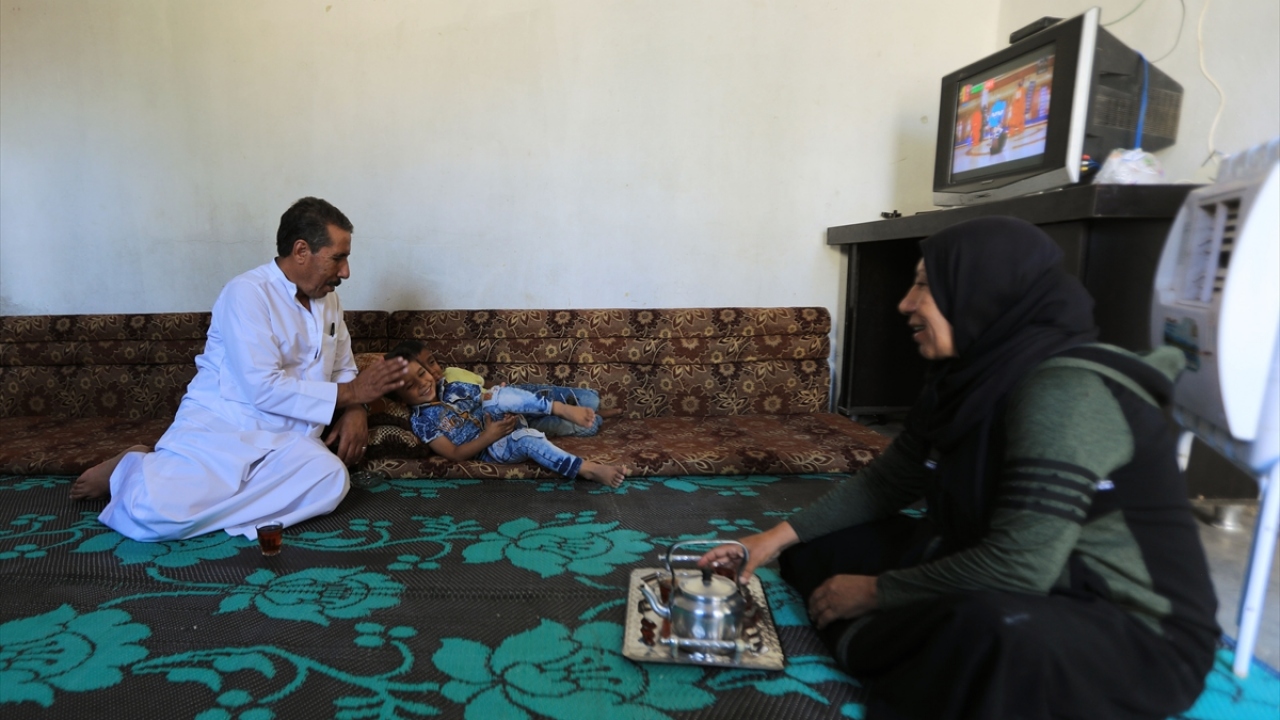 Tel Abyad Yerel Meclis Başkanı Vail Hamdo, ilçede elektrik, su ve ekmeğin temin edildiğini, aynı zamanda güvenlik güçlerinin sayesinde asayişin sağlandığını anlattı.