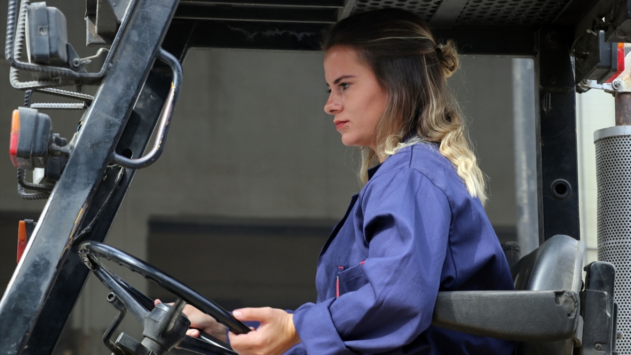 Babasının iş yerinde mesleğin inceliklerini öğrenen Elbir, bu süreçte kendi işini kurmaya karar verdi.