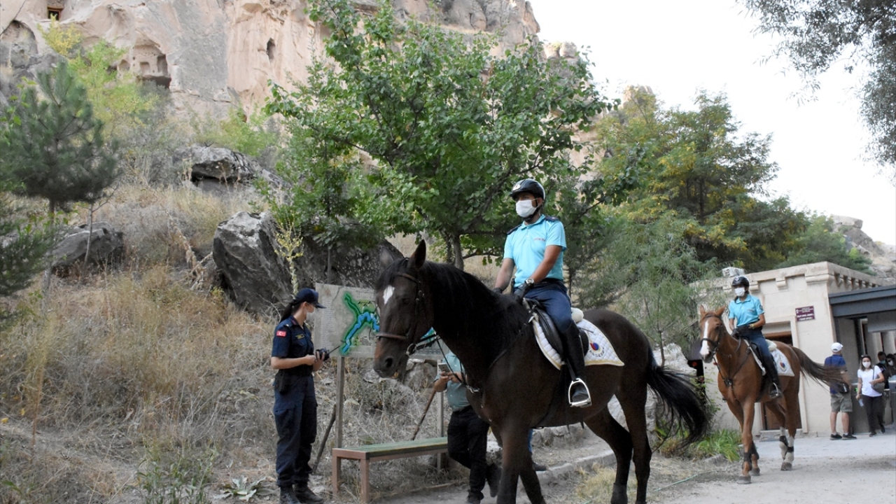 Bursa`da yaşayan Sevgül Şen, yaptığı açıklamada, Kapadokya bölgesini ve Ihlara Vadisi`ni gezmek için bölgeye geldiklerini söyledi.