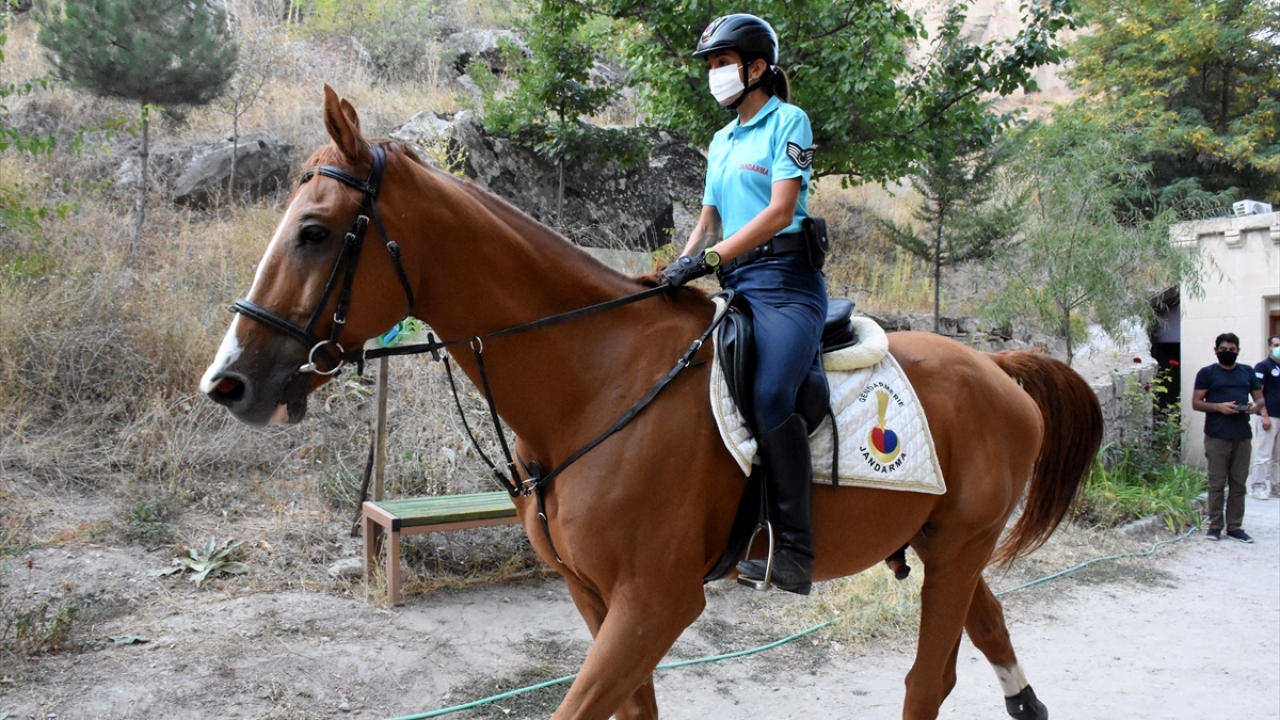Ahmet Ayaz ise Ihlara Vadisi`ne ilk kez geldiğini, doğasına ve tarihi yerlerine hayran kaldığını ifade etti.