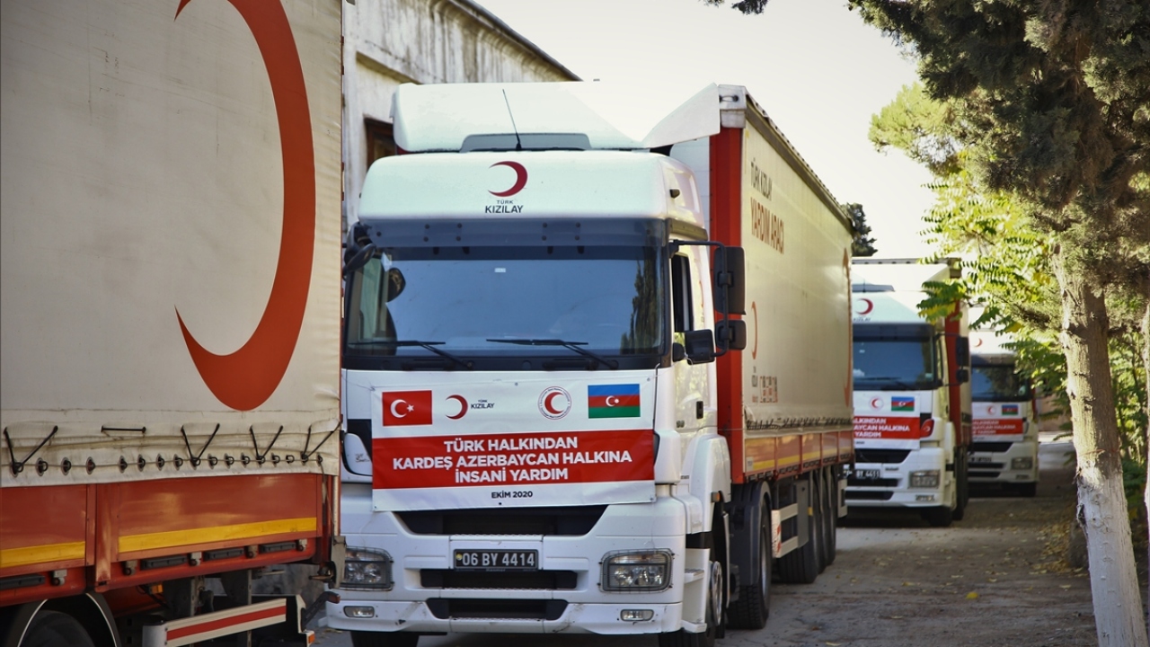 1990`lı yıllarda Türk Kızılayın Dağlık Karabağ göçmenleri için çadır kampları kurduğunu ve 10 yıl giderlerini karşıladığını hatırlatan Esgerzade, tüm destekler için teşekkürlerini iletti. 