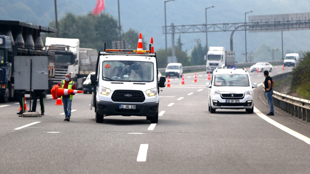 Çalışmaların 14 Kasım`da tamamlanmasının ardından otoyolun Bolu Dağı Tüneli Ankara kesimi yeniden ulaşıma açılacak.