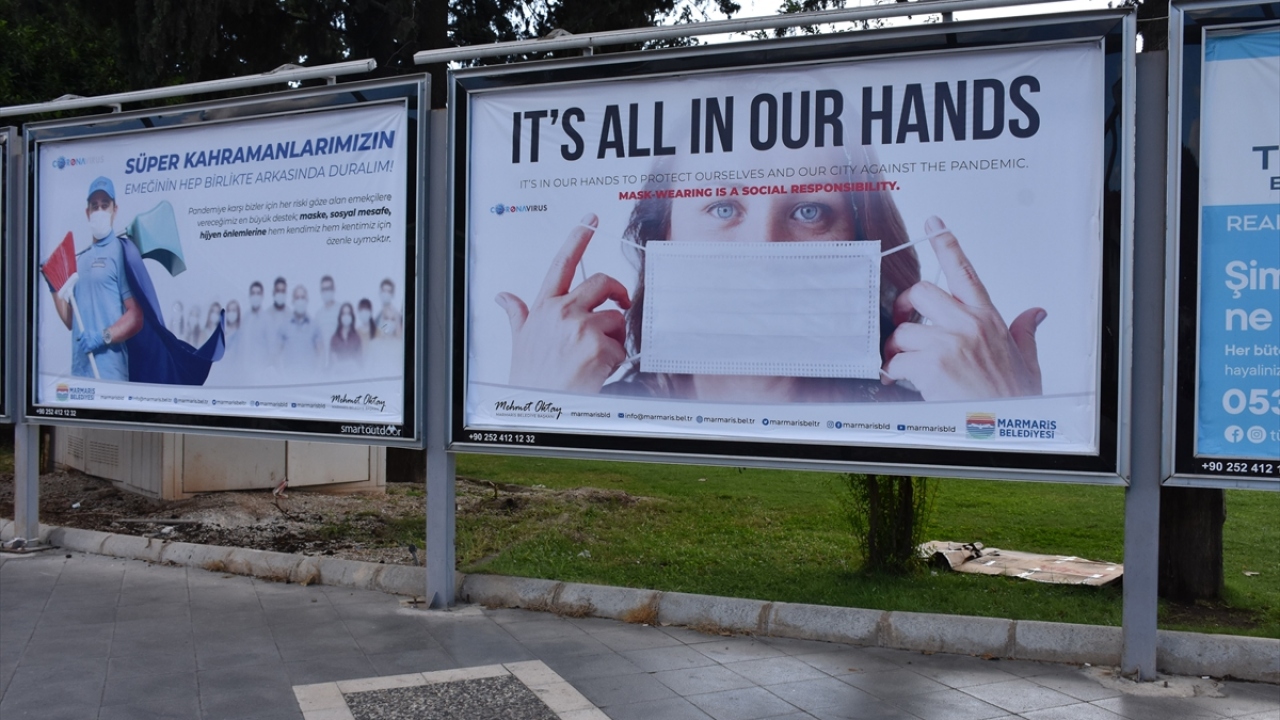 Marmaris Belediyesi tarafından yapılan çalışmada, belediyede görevli temizlik işçileri, doktor, hemşire ve ambulans şoförü yer aldı.