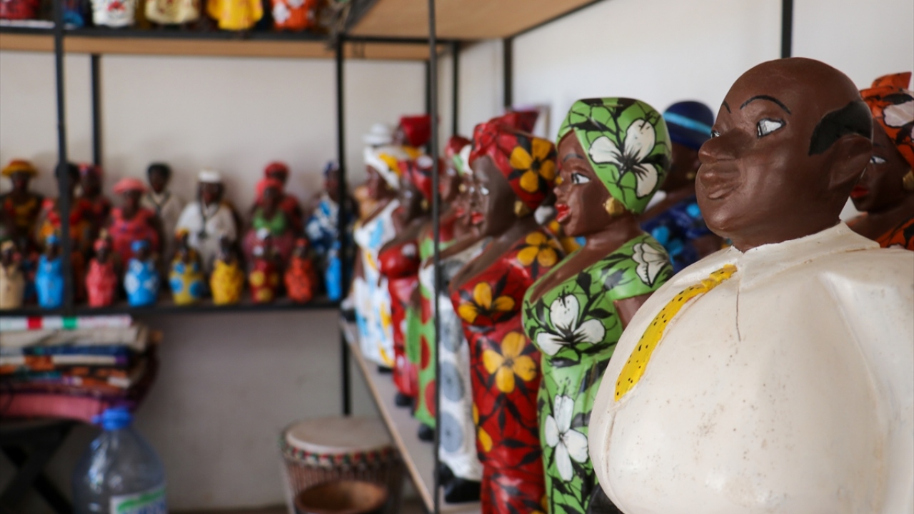 Ülke ekonomisi için balıkçılıktan sonra ikinci döviz kaynağı olarak bilinen turizm, 100 bin kişiye istihdam sağlıyor. 