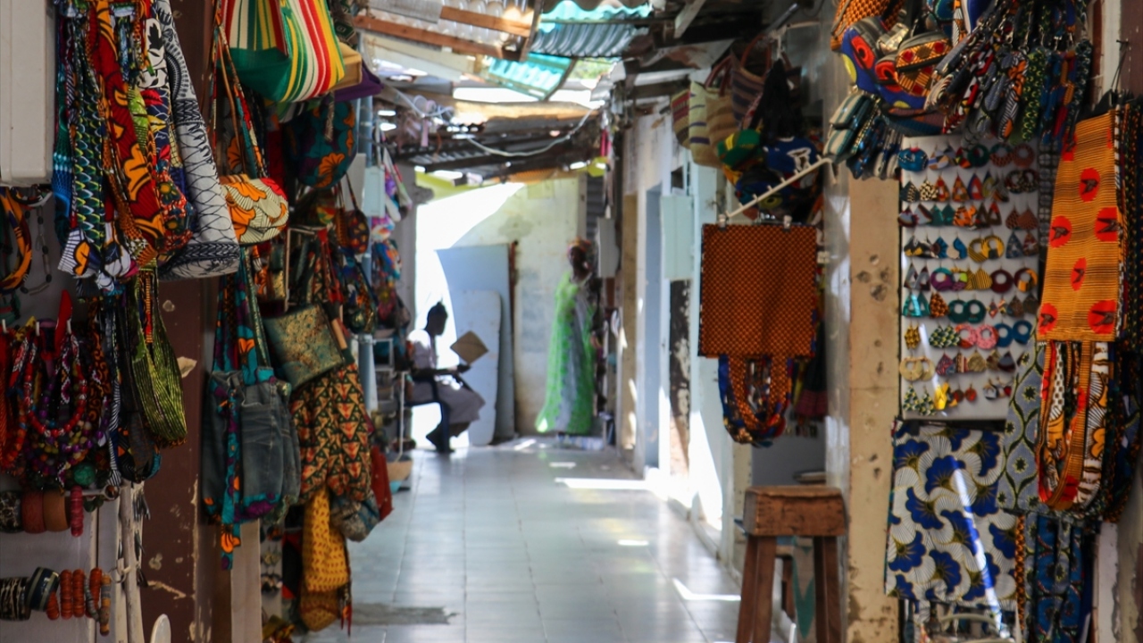 Açıldığı günden bu yana neredeyse yılın her dönemi turist ağırlayan pazar, tarihinin en kötü döneminden geçiyor.