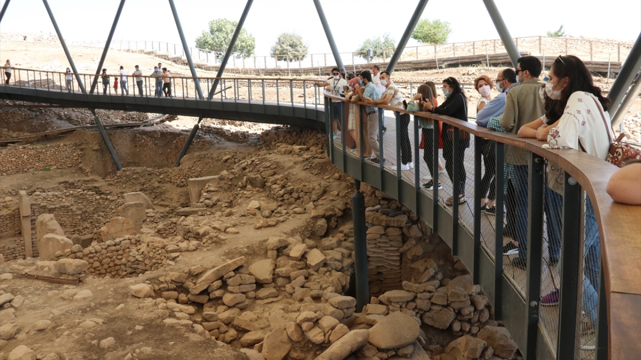 Ziyaretçi sayısında önemli artış yaşanan ören yerinde, 2019`da 412 bin 378 kişi ağırlanarak rekora imza atıldı. 