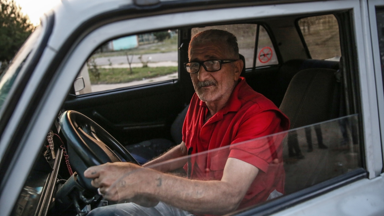 Ancak kenti terk etmeyip sığınaklarda yaşam mücadelesi veren yüzlerce insan var.