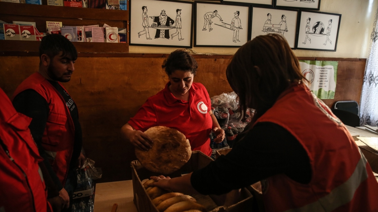Terter`de kaç sığınak ve ne kadar insan bulunduğuna değinen Haydarov, şunları söyledi: 