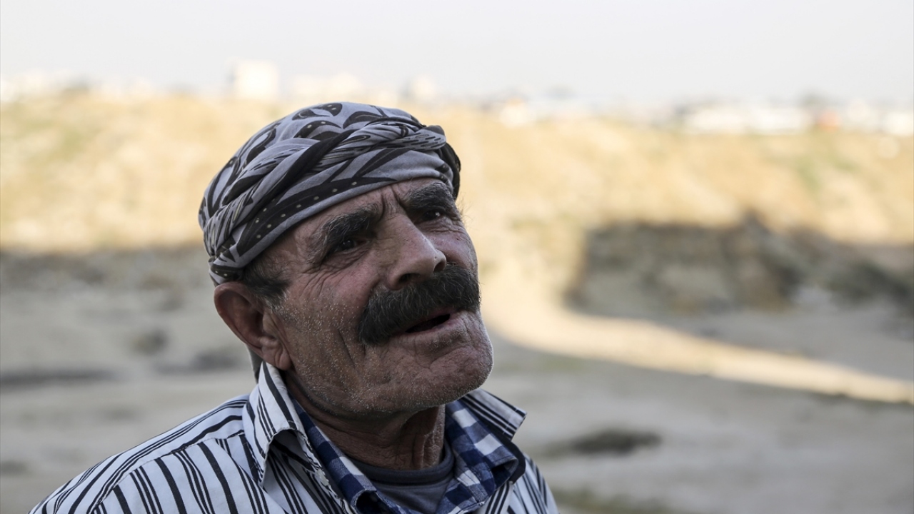 Kasım Muradi de kimseyle görüşmediğini ve kalabalık ortamlarda bulunmadığını o nedenle maske takmadığını savunarak, yasakla ilgili şunları söyledi: 