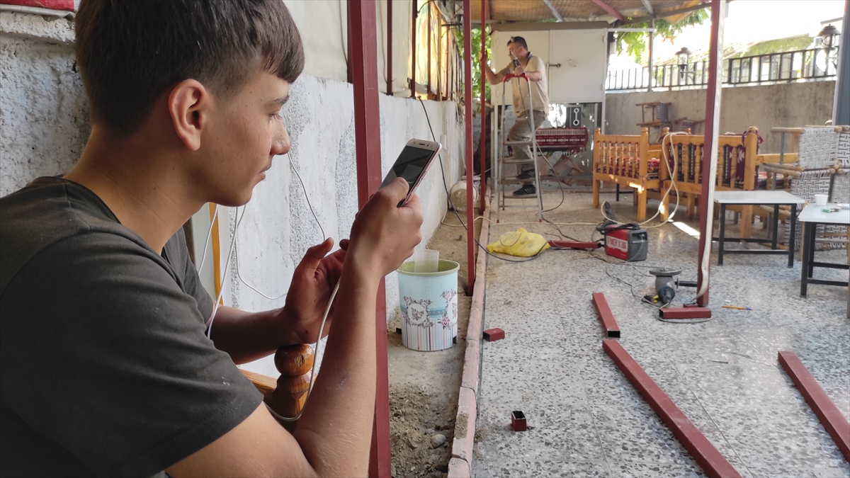 Uçar, EBA üzerinden canlı olarak yayımlanan derslerini takip ettiğini söyledi.