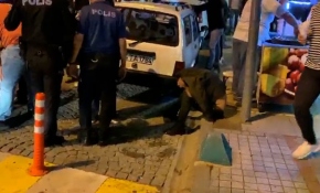 Kaçarken yanlışlıkla rögara giren adamı itfaiye kurtardı