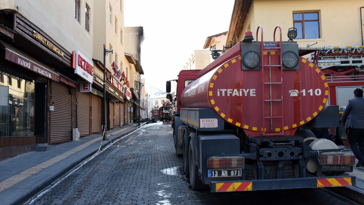 Yangın nedeniyle iş yerinde hasar oluştu.
